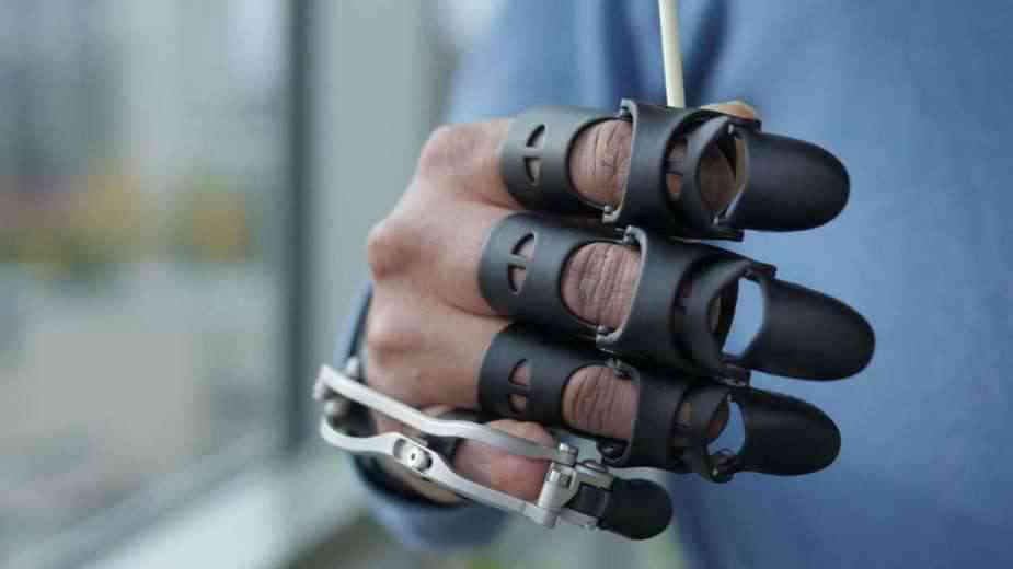 Les impressionnantes prothèses de mains biomécaniques de Naked Prosthetics NeozOne