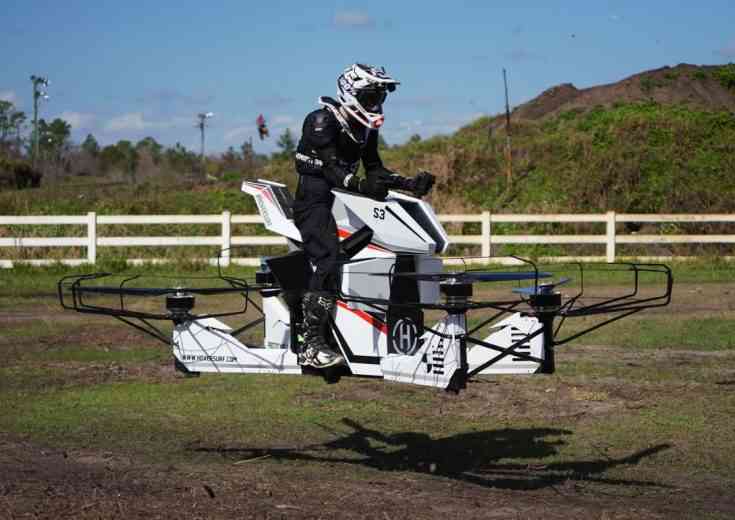 Lazareth L Invention D Une Moto Lectrique Qui D Ploie Ses Roues Pour