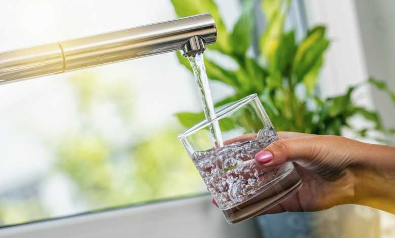 Comment purifier l'eau du robinet de manière simple, écologique et