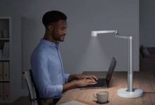 Télétravail : Dyson se lance dans l'éclairage avec une lampe qui réagit à votre présence et à votre environnement