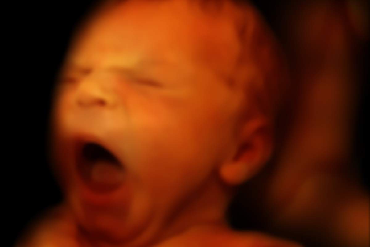 Pourquoi bébé pleure-t-il ? 