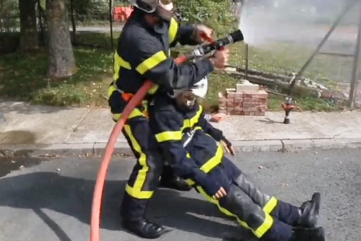 Incendie : un pompier invente une ceinture pour évacuer les victimes -  Infoprotection
