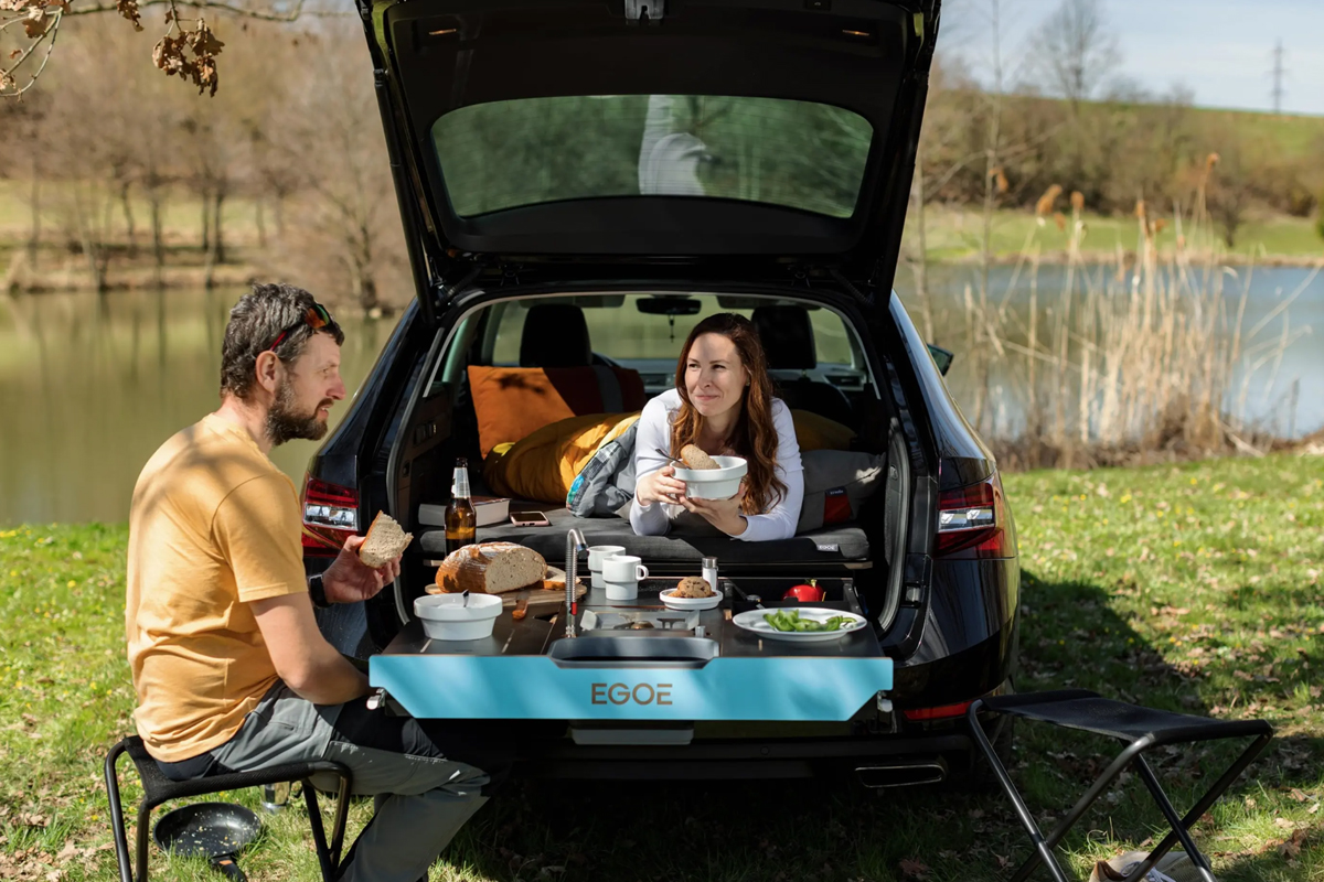 Egoé : Skoda invente un kit ultra compact pour transformer son crossover  électrique en camping car - NeozOne