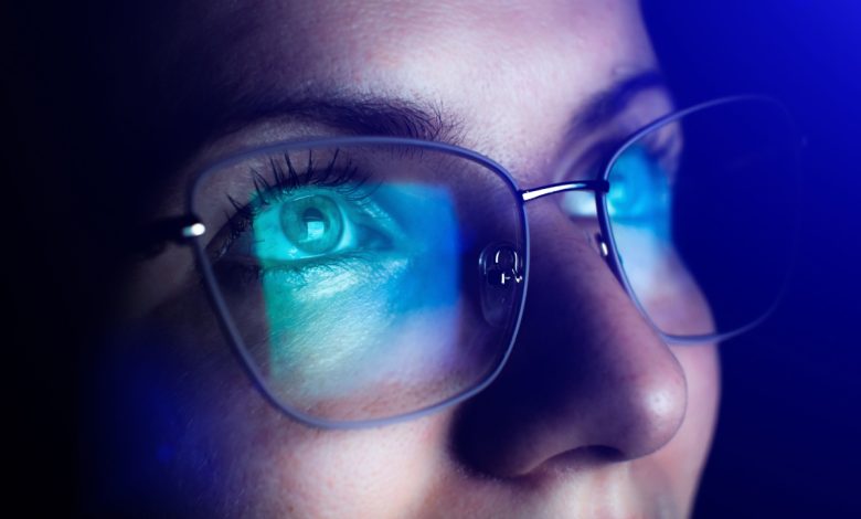 Découvrez la sélection de lunettes Conduite de nuit et anti-lumière  bleue (pour les écrans) dans votre Espace Optique E.Leclerc Outreau ! 😊, By E.Leclerc Outreau