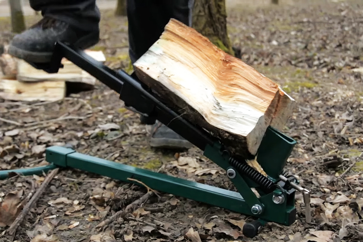 SuperHandy : l'invention d'une fendeuse de buche électrique pour couper  facilement le bois de chauffage