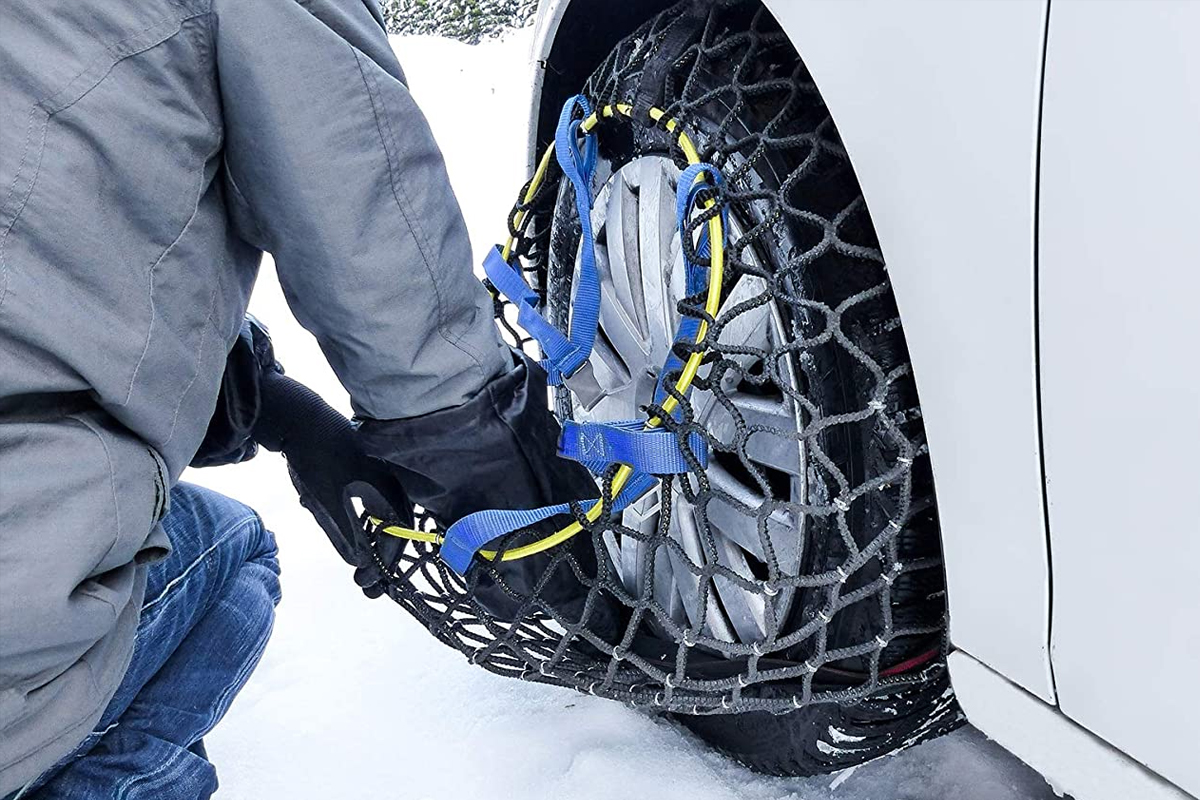 L'invention de 4 chaussettes à neige pour les voitures, faciles et