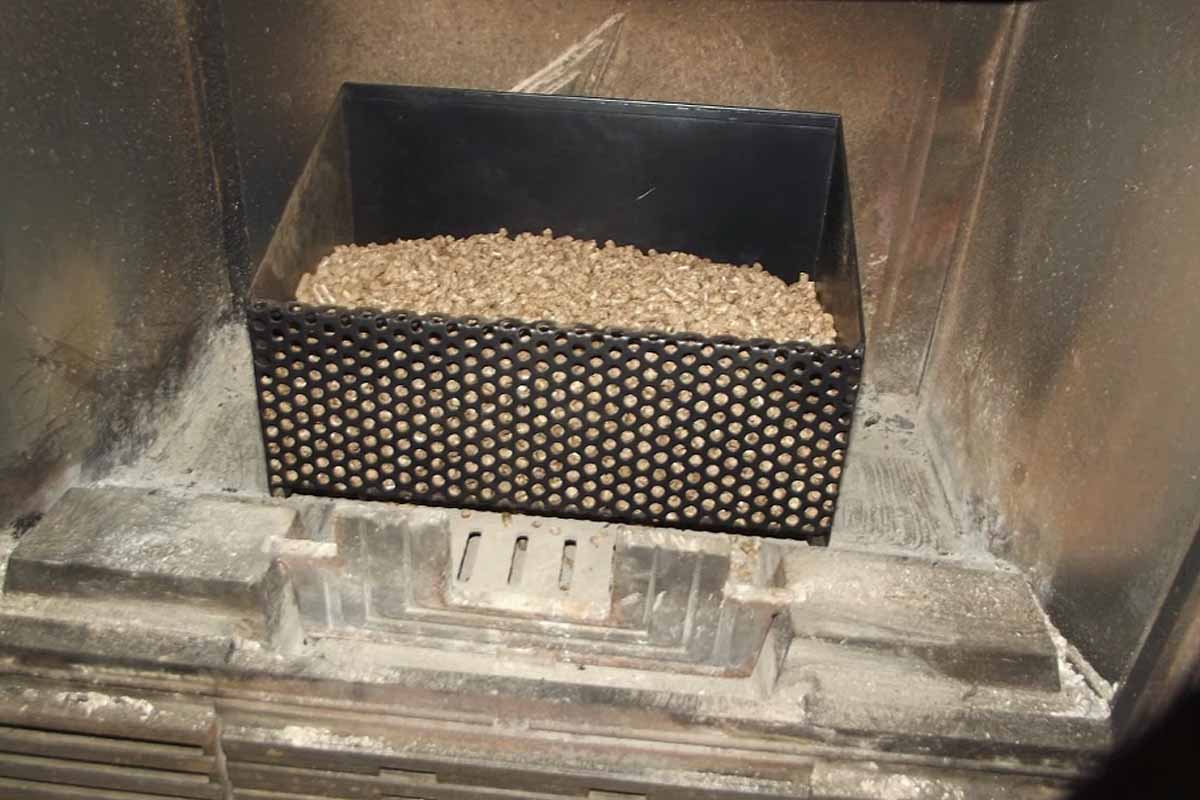 Granulés : l'invention d'un panier brûleur de pellets pour les