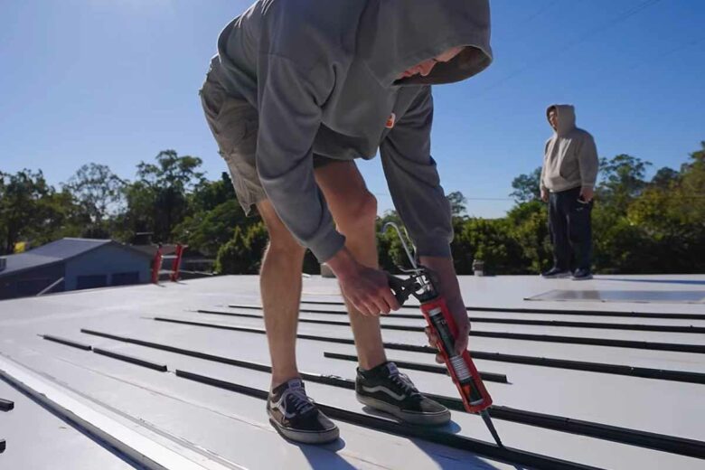 Un panneau solaire à coller.