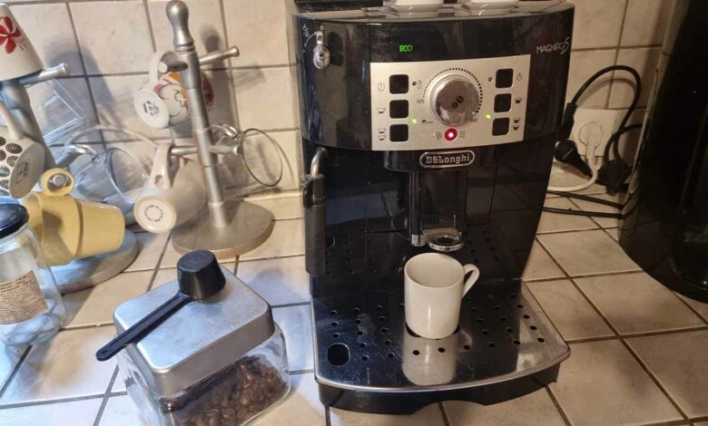 De'Longhi Expresso machine à café dosette ou café moulu - chauffe