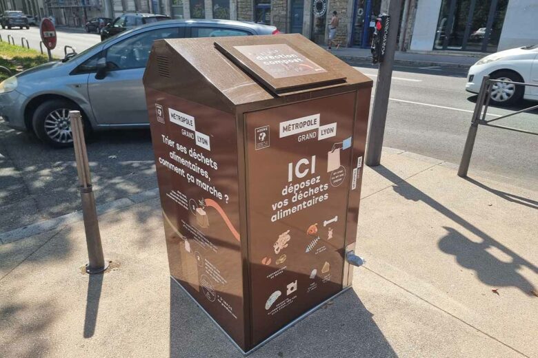 Un point d'apport urbain pour le compostage.