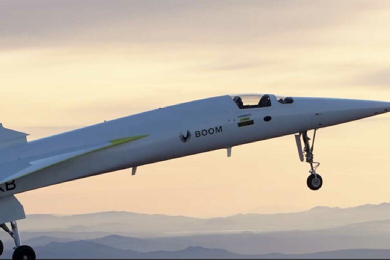 Décollage du XB-1 de Boom supersonic pour son test en condition réelle.