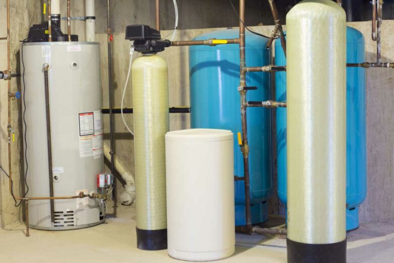 Un système de filtration résidentiel pour rendre l’eau du robinet « moins dure ».