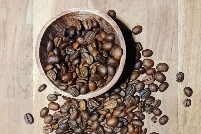 Un mélange de grains de café pour une saveur unique.