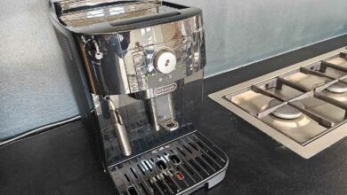 Les machines à café à grain permettent de savourer un café fraichement moulu.