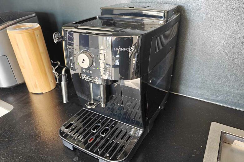 La machine à café Magnifica S de De'Longhi est en promotion sur Amazon.