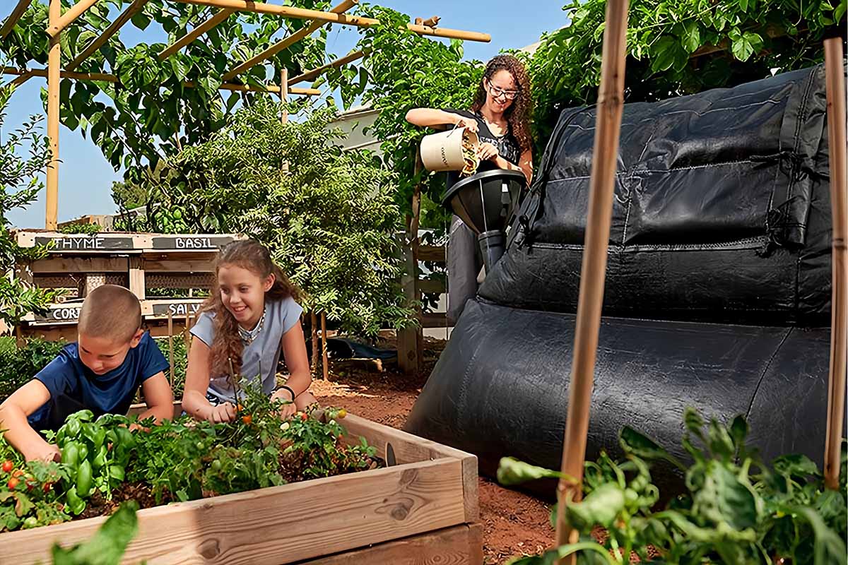 Le biodigesteur HomeBiogas produit du gaz et du fertilisant à partir de vos biodéchets.