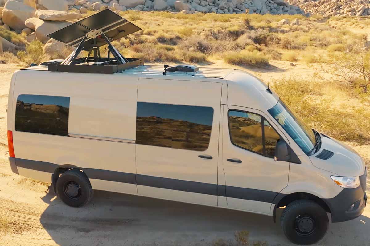 Le Heliotrope 1.0 est le premier tracker mobile solaire conçu pour les camping-cars.