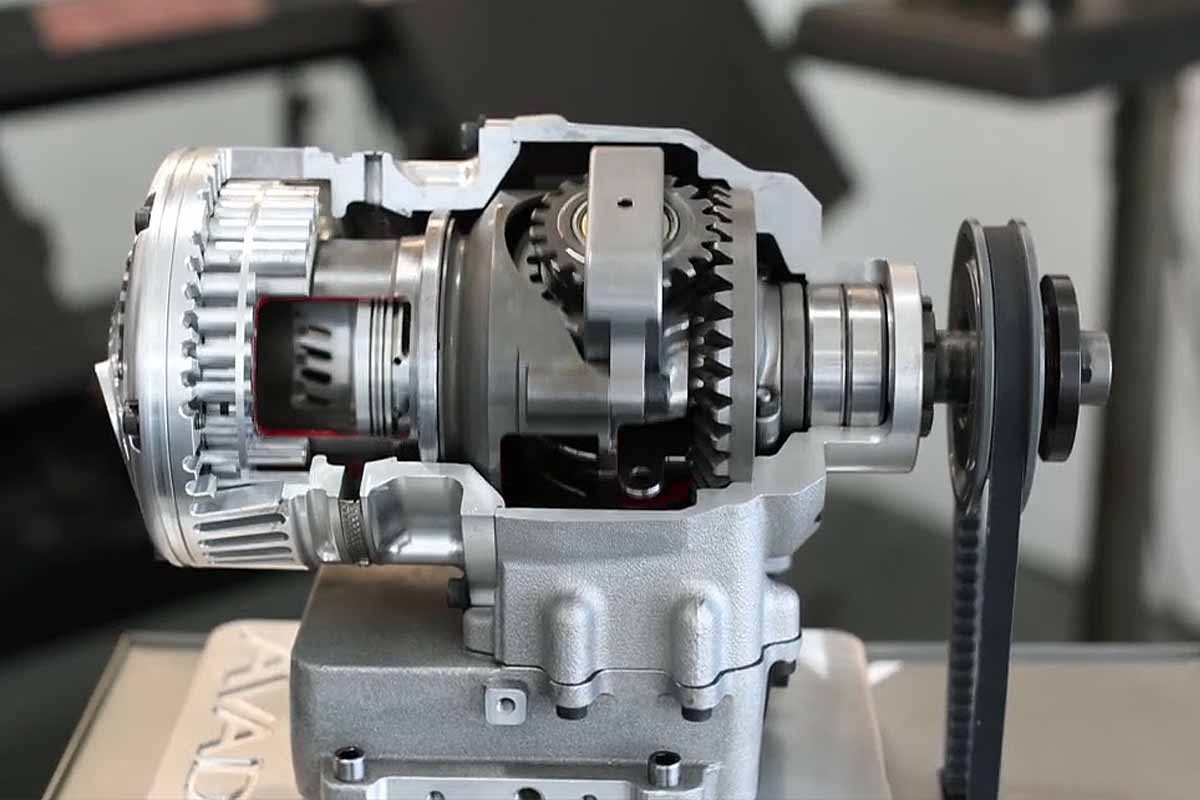 Le moteur à combustion rotatif Avadi MA-250 vu en coupe pour une démonstration.