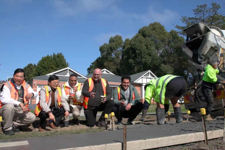 Une allée piétonne a été construite avec ce béton innovant en Australie.