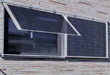 Des panneaux photovoltaïques en guise de fenêtre.