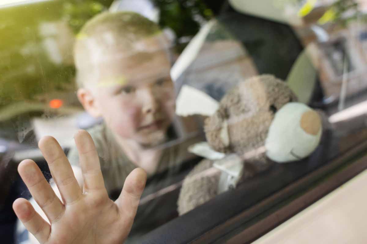 La température dans une voiture peut vite grimper, et cela peut vite devenir dangereux si un enfant est oublié.