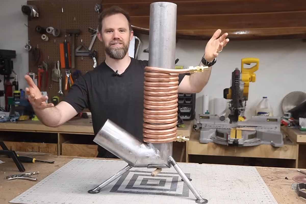 Cet homme propose un tutoriel vidéo complet pour fabriquer un poêle rocket chauffe-eau.