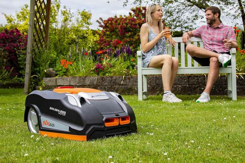 Le modèle NX60i de Yard Force pour un jardin impeccable.