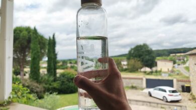 Une bouteille qui rend l'eau potable développée par une Jeune brésilienne.