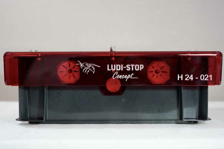 Le piège à frelon asiatique horizontal de Ludi-Stop.