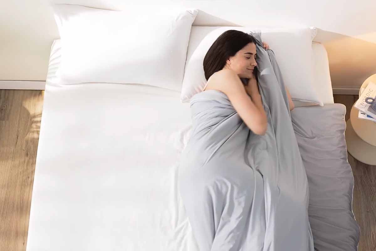 Améliorer son sommeil avec une couette rafraichissante.