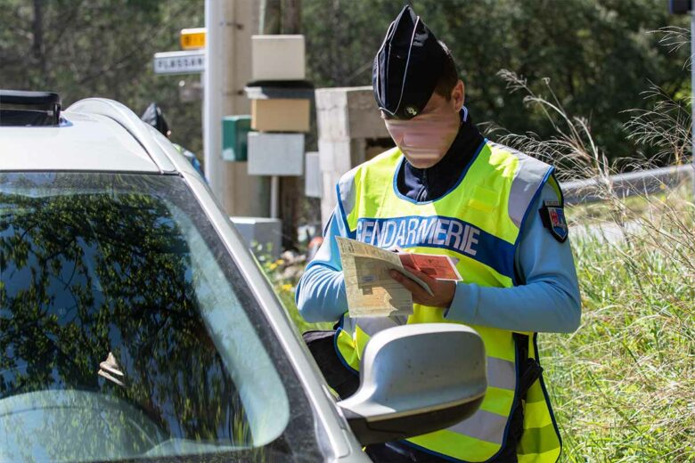 Infraction au code de la route entrainant un contrôle des forces de l'ordre.