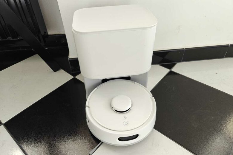 Le plus petit aspirateur robot du monde.