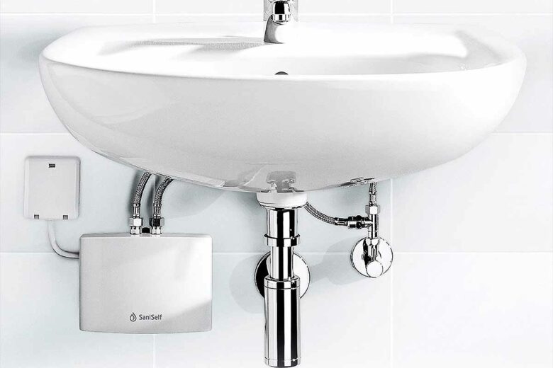 Installé sous un évier ou un lavabo, le chauffe-eau instantané s'intègre parfaitement.