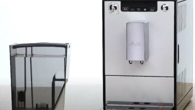 Un grand réservoir pour du café toujours disponible.