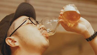 Une marque de bière crée un verre pour boire plus lentement.