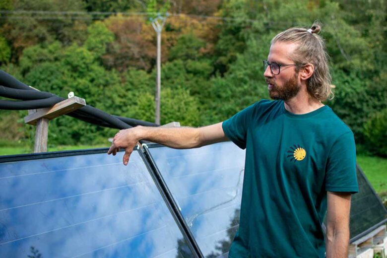 Des panneaux solaires pour alimenter en électricité.