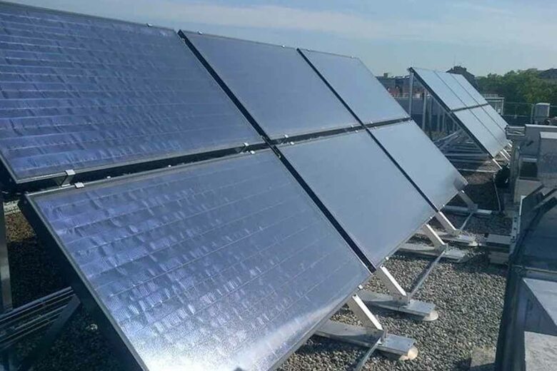 Des panneaux solaires thermiques fabriqués avec des matériaux recyclés.