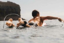 Un leash pour les surfeurs qui émet des ondes pour repousser les requins.