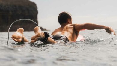 Un leash pour les surfeurs qui émet des ondes pour repousser les requins.