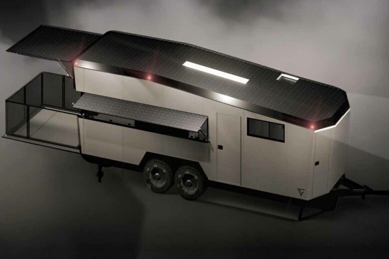 Une caravane moderne qui embarque 5 Kw de panneaux solaires pour vivre en totale autonomie.