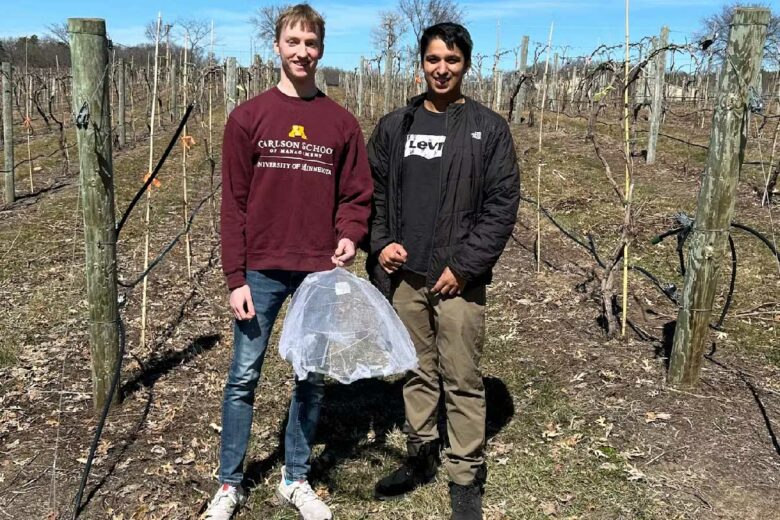 James Duquette et Aditya Prabhu, étudiants à l'université du Minnesota, ont obtenu un financement de 8 000 dollars pour développer leur start-up. Crédit photo : Alure LLC (Aditya Prabhu)