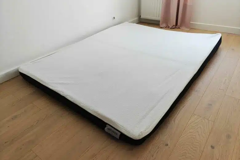 Le matelas qui reprend sa forme après quelques minutes.