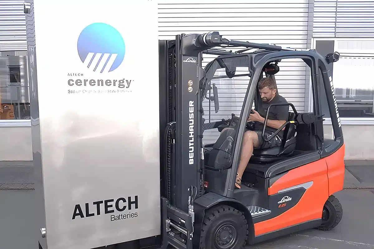 Le prototype de batterie Altech lors de son transport pour effectuer des tests en Allemagne.