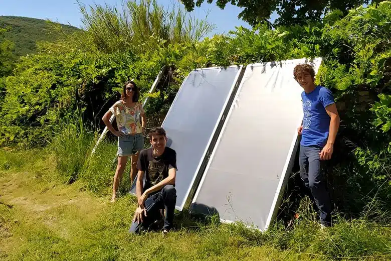 Les panneaux pour chauffe-eau solaire fabriqués maison.