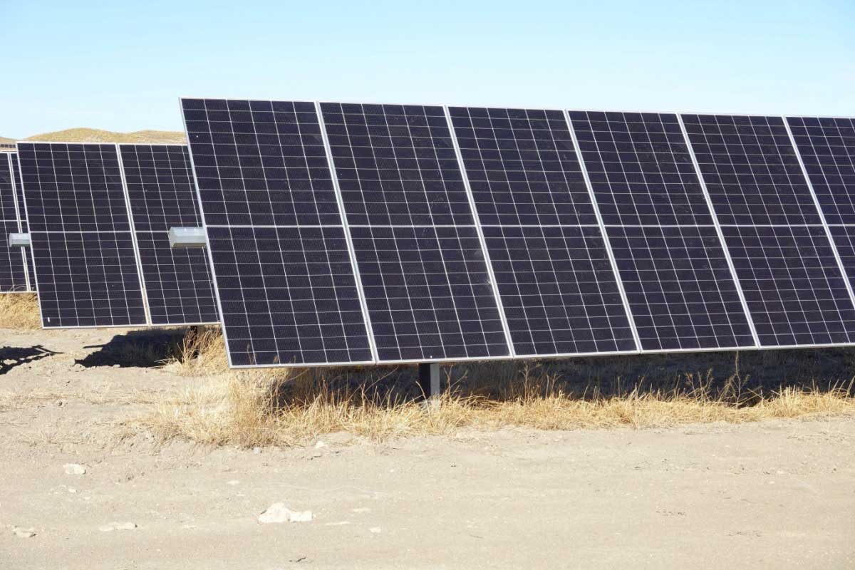 Un chercheur a développé un kit de refroidissement pour panneaux solaires.