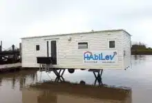 Un système de levage qui permet de protéger des mobil-homes de la montée des eaux.