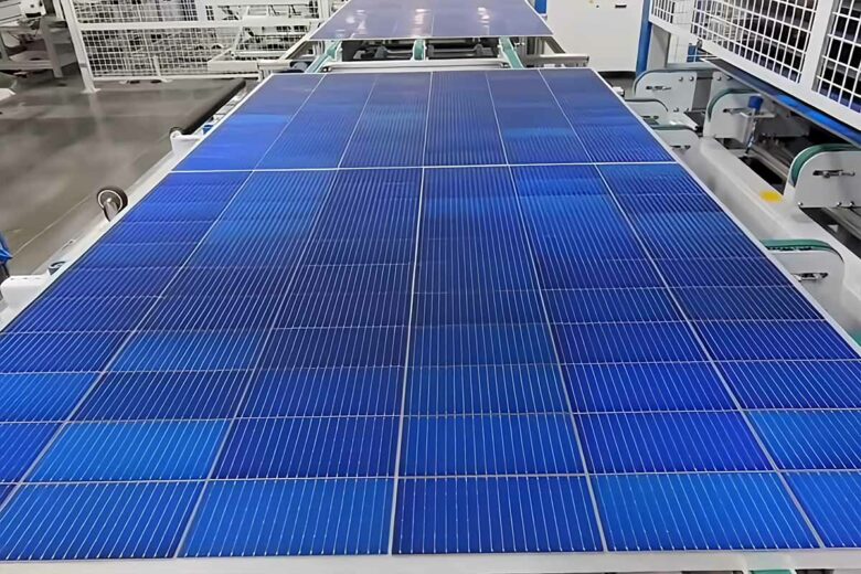 Chaine de fabrication des panneaux solaires HJT 730 de Solar Asia.