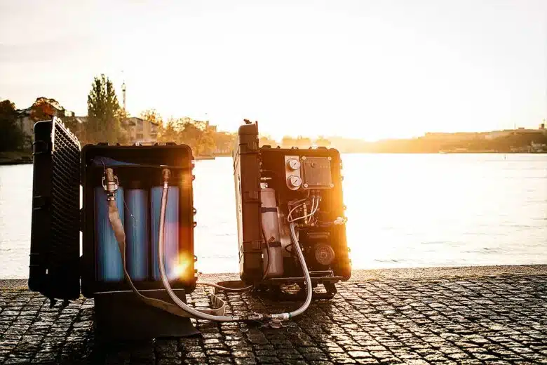 Purificateur d'eau d'urgence dans deux valises.