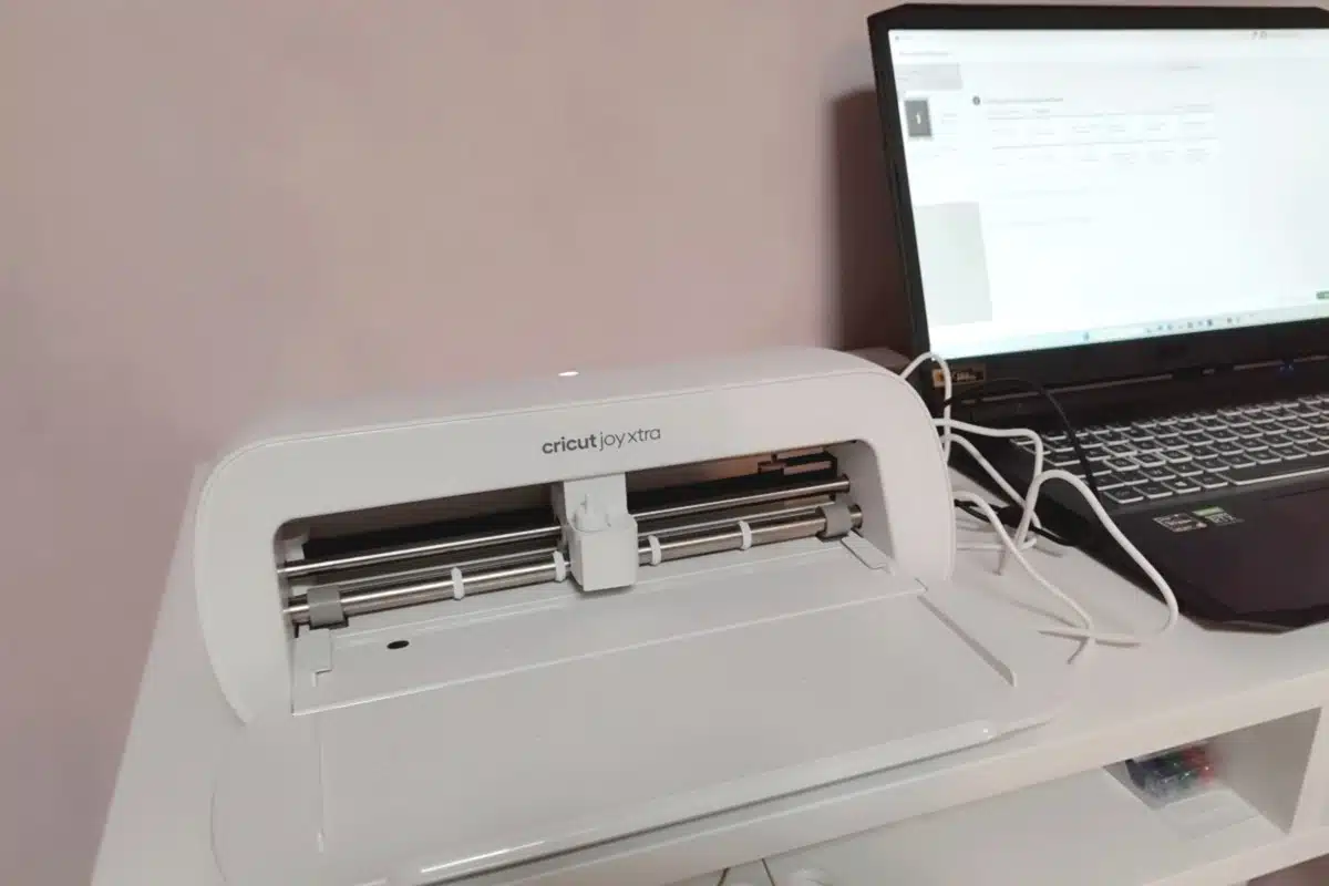 La Cricut Joy Xtra est une machine compacte et polyvalente pour les loisirs créatifs