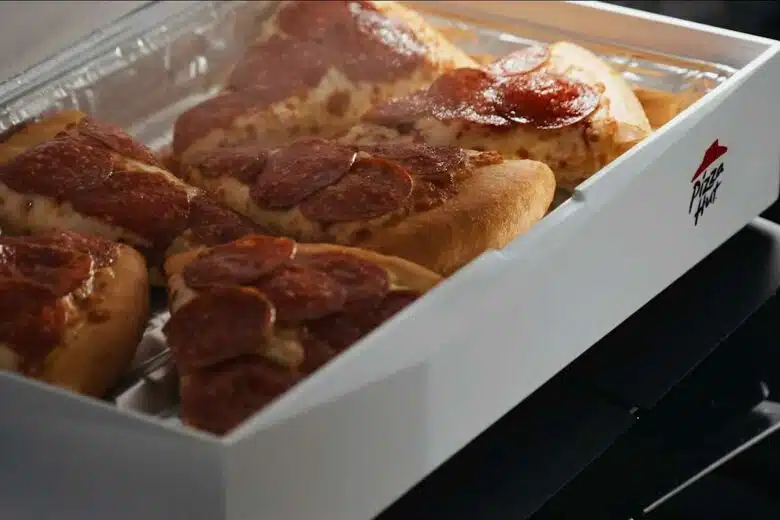 Pizza Hut invente une boite en impression 3D pour garder les pizzas au chaud.